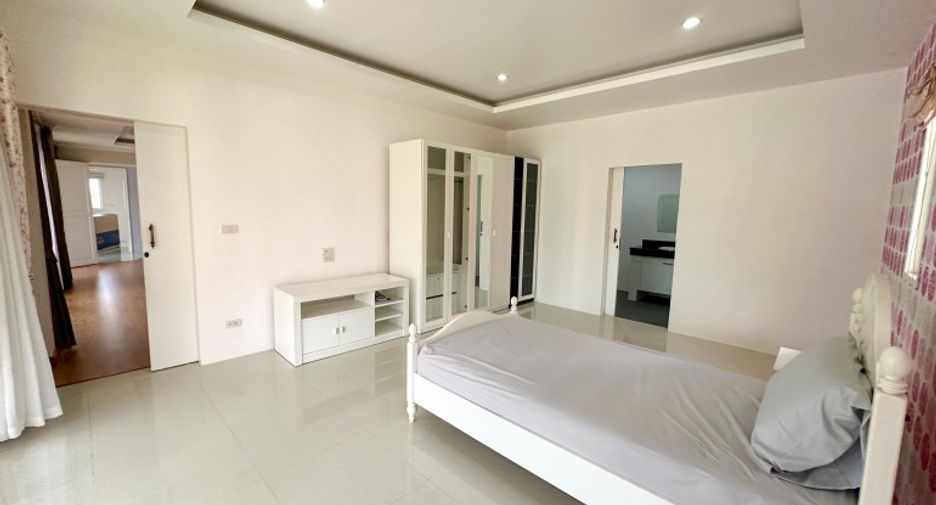 À vendre 4 chambres maison à Bang Lamung, Chonburi