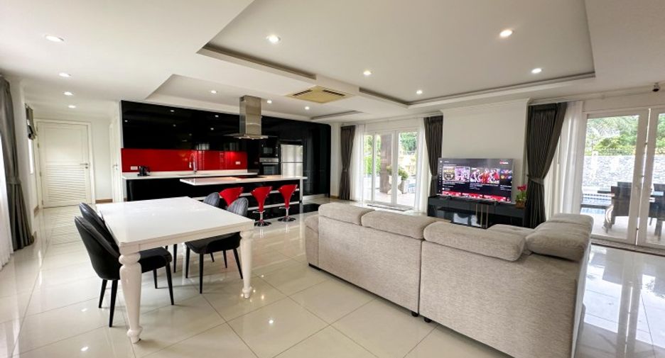 À vendre 4 chambres maison à Bang Lamung, Chonburi