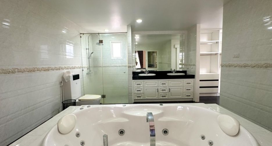 À vendre 4 chambres maison à Bang Lamung, Chonburi