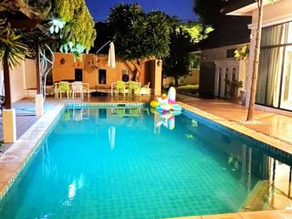 Casa en venta de 7 habitaciones en Bang Lamung, Chonburi