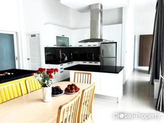 Casa en venta de 7 habitaciones en Bang Lamung, Chonburi