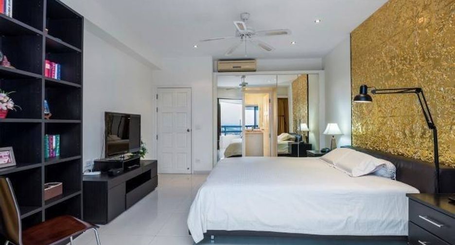For sale 3 bedrooms condo in Jomtien, Pattaya