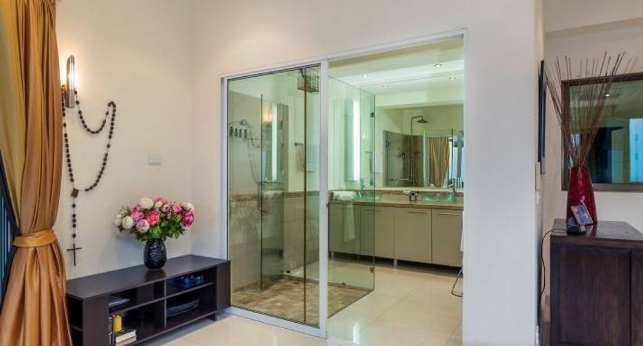 For sale 3 bedrooms condo in Jomtien, Pattaya