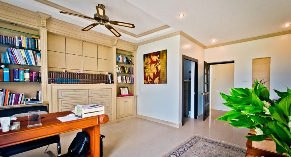 For sale 8 bedrooms house in Sattahip, Chonburi