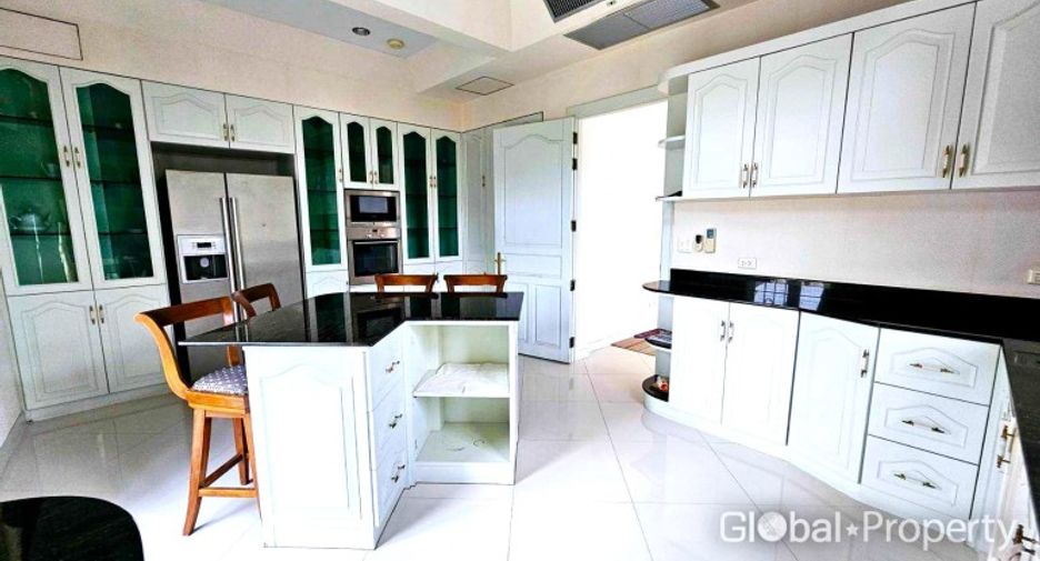 À vendre 5 chambres maison à Bang Lamung, Chonburi