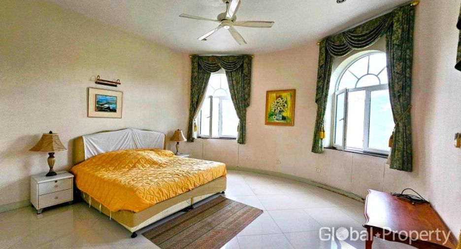 À vendre 5 chambres maison à Bang Lamung, Chonburi