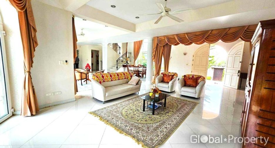 À vendre 5 chambres maison à Bang Lamung, Chonburi