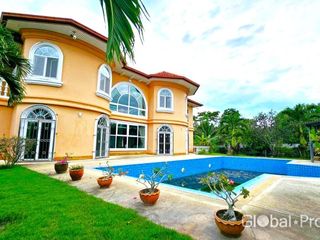 Casa en venta de 5 habitaciones en Bang Lamung, Chonburi