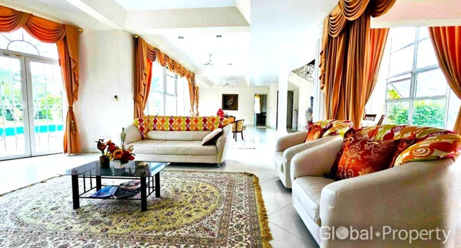 À vendre 5 chambres maison à Bang Lamung, Chonburi