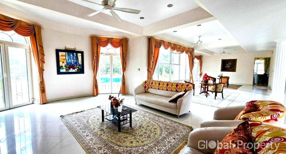 À vendre 5 chambres maison à Bang Lamung, Chonburi