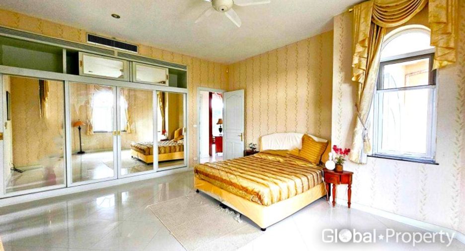À vendre 5 chambres maison à Bang Lamung, Chonburi