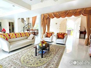 Casa en venta de 5 habitaciones en Bang Lamung, Chonburi