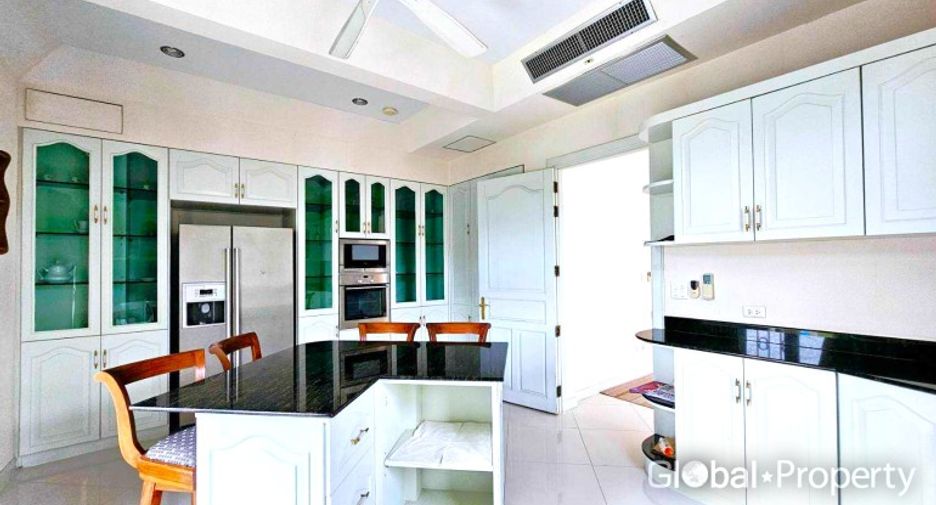 À vendre 5 chambres maison à Bang Lamung, Chonburi