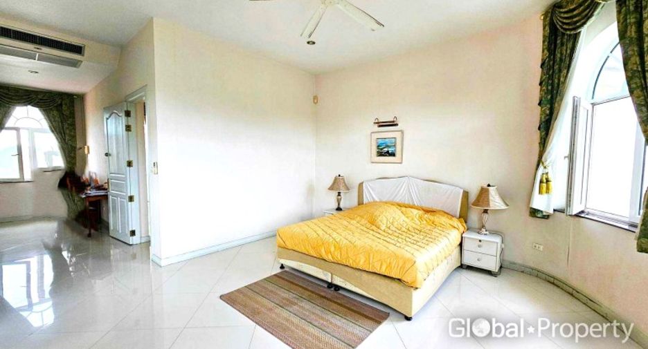 À vendre 5 chambres maison à Bang Lamung, Chonburi