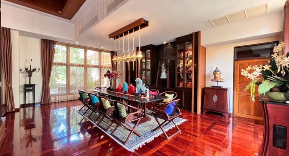 For sale 5 bedrooms house in Sattahip, Chonburi