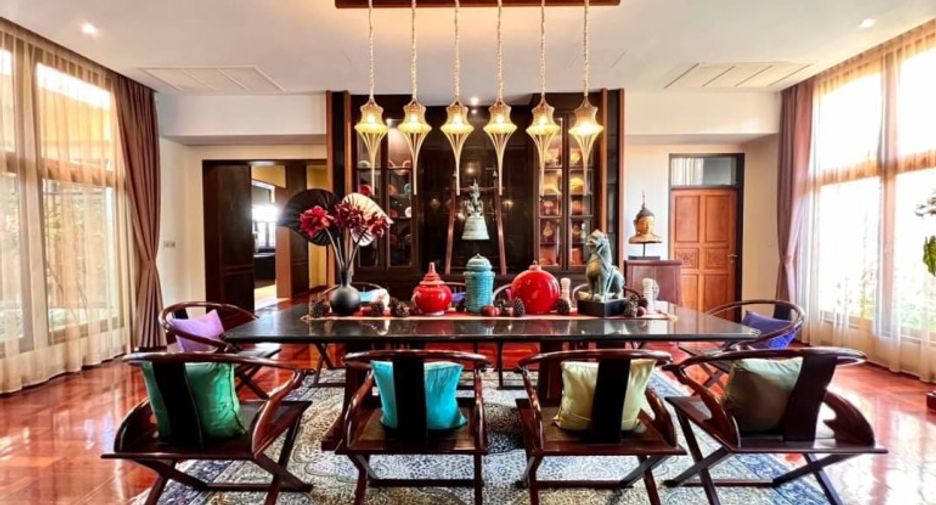For sale 5 bedrooms house in Sattahip, Chonburi