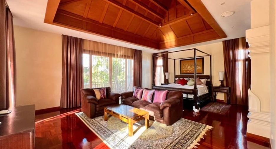 For sale 5 bedrooms house in Sattahip, Chonburi