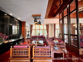For sale 5 bedrooms house in Na Jomtien, Pattaya