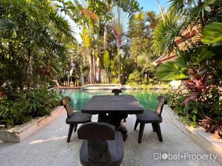 For sale 5 bedrooms house in Na Jomtien, Pattaya