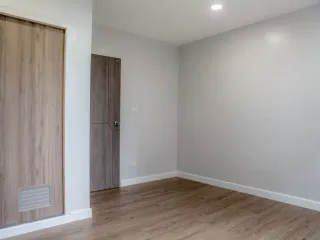 For sale 3 bed townhouse in Khlong Toei, Bangkok