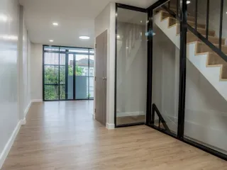 For sale 3 bed townhouse in Khlong Toei, Bangkok