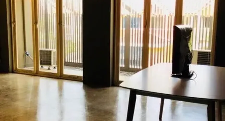 For rent 5 bedrooms office in Huai Khwang, Bangkok