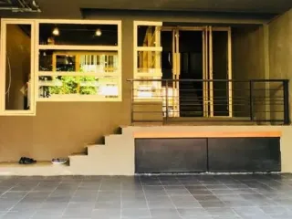 出租 5 卧室 办公室 在 Huai Khwang, 曼谷