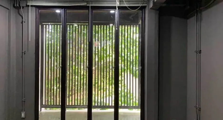 For rent 5 bedrooms office in Huai Khwang, Bangkok