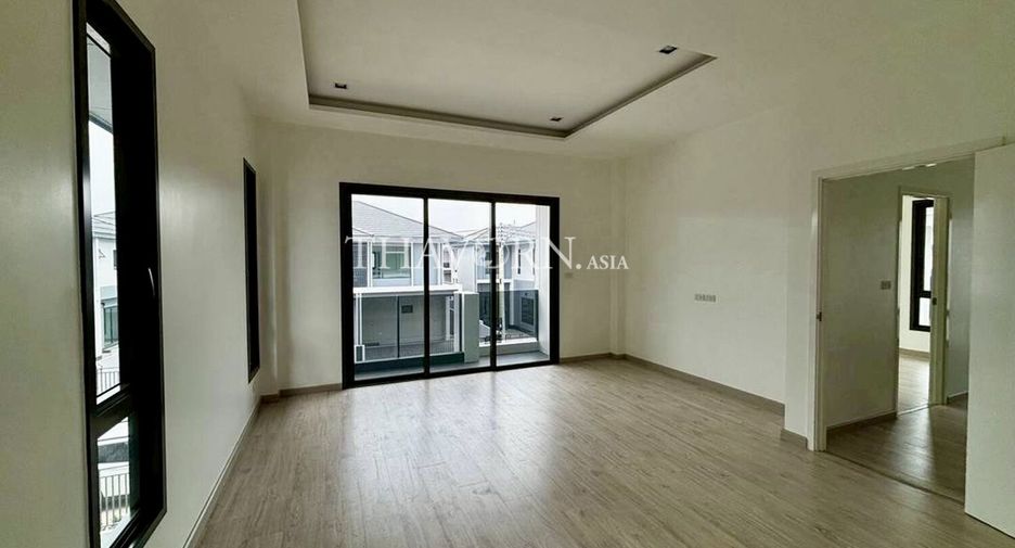 For sale 4 bedrooms house in Bang Lamung, Chonburi
