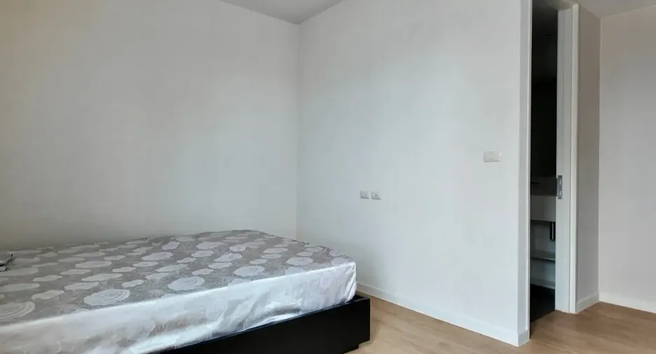 For rent and for sale 4 bedrooms condo in Bang Rak, Bangkok