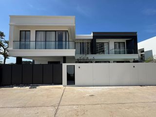 For sale 4 bed villa in Bang Lamung, Chonburi