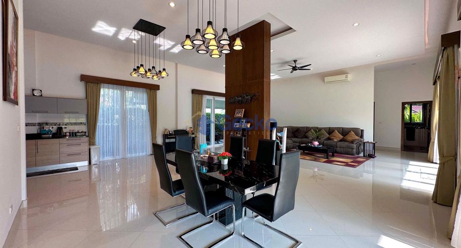 For sale 4 bedrooms house in Bang Lamung, Chonburi