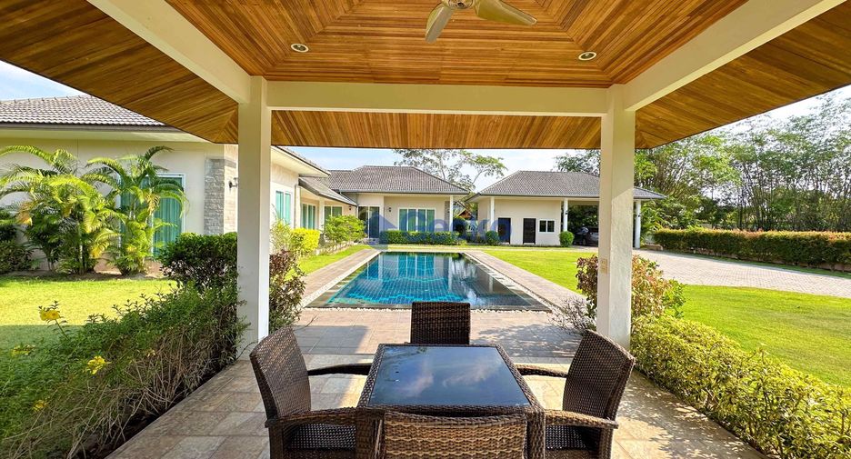 For sale 4 bedrooms house in Bang Lamung, Chonburi
