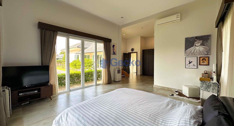 For sale 4 bedrooms house in Bang Lamung, Chonburi