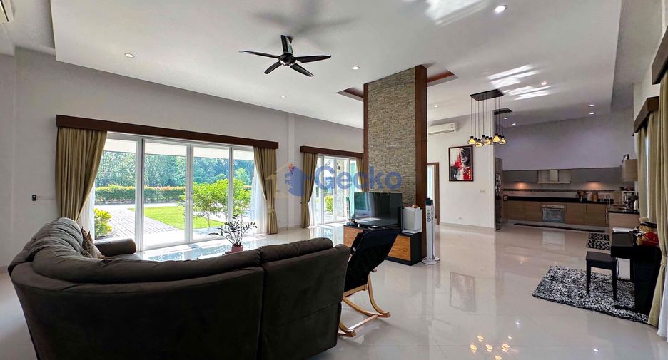 For sale 4 bedrooms house in Bang Lamung, Chonburi
