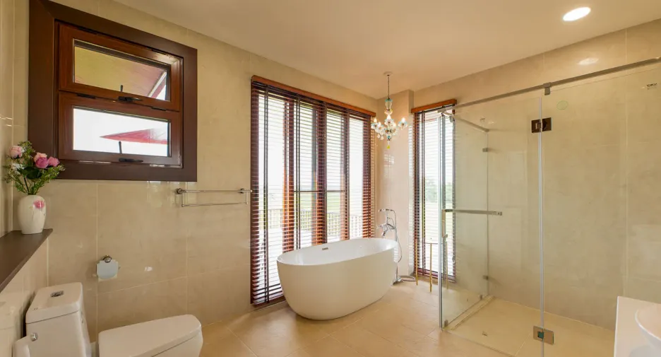 For rent and for sale 7 bedrooms house in Saraphi, Chiang Mai