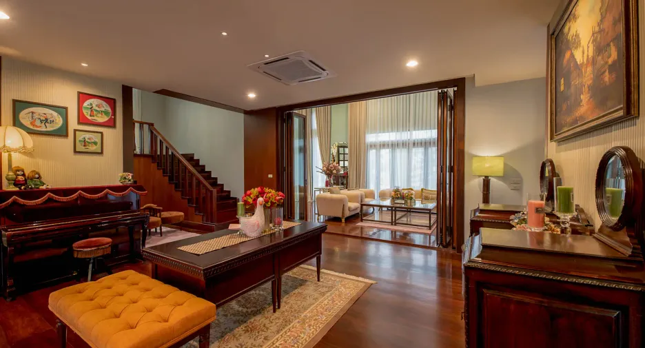 For rent and for sale 7 bedrooms house in Saraphi, Chiang Mai