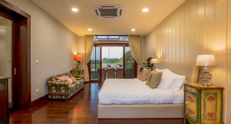 For rent and for sale 7 bedrooms house in Saraphi, Chiang Mai