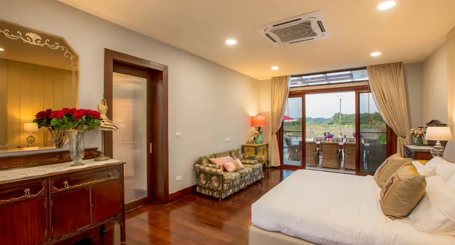 For rent and for sale 7 bedrooms house in Saraphi, Chiang Mai
