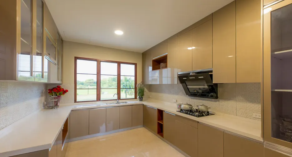 For rent and for sale 7 bedrooms house in Saraphi, Chiang Mai