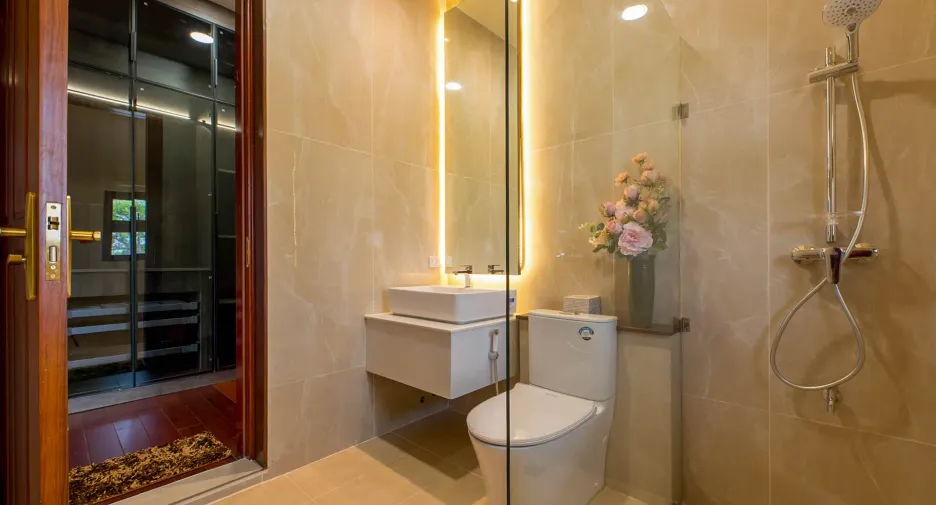 For rent and for sale 7 bedrooms house in Saraphi, Chiang Mai