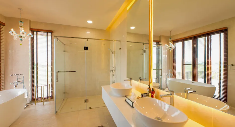 For rent and for sale 7 bedrooms house in Saraphi, Chiang Mai