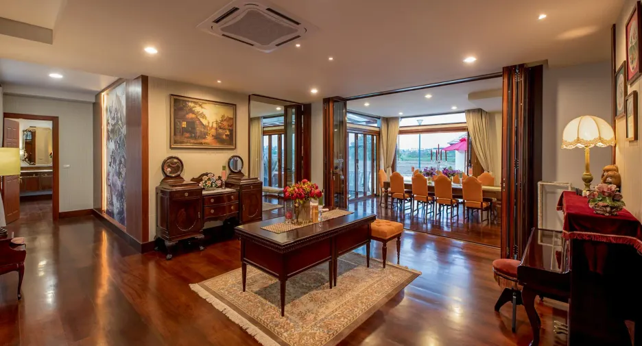For rent and for sale 7 bedrooms house in Saraphi, Chiang Mai
