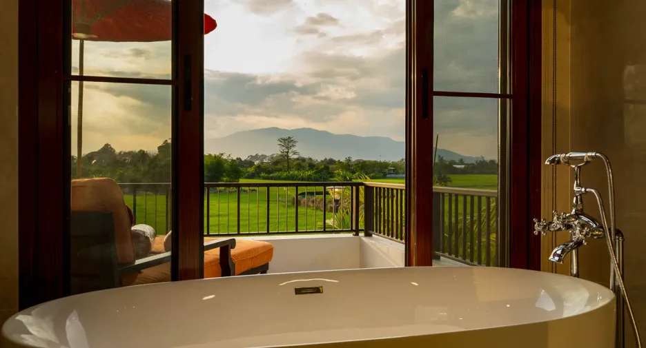 For rent and for sale 7 bedrooms house in Saraphi, Chiang Mai