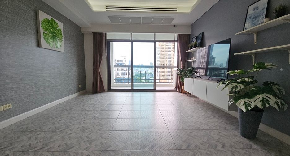 À vendre 3 chambres condo à Watthana, Bangkok