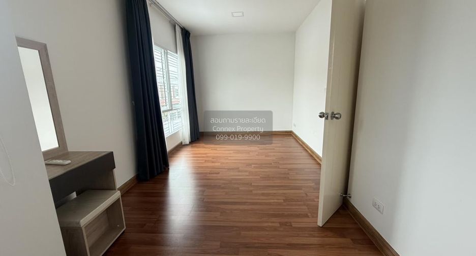À vendre 3 chambres maison de ville à Pak Kret, Nonthaburi