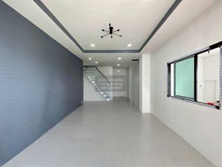 Продажа 4 спальни таунхаус в Mueang Nonthaburi, Нонтабури