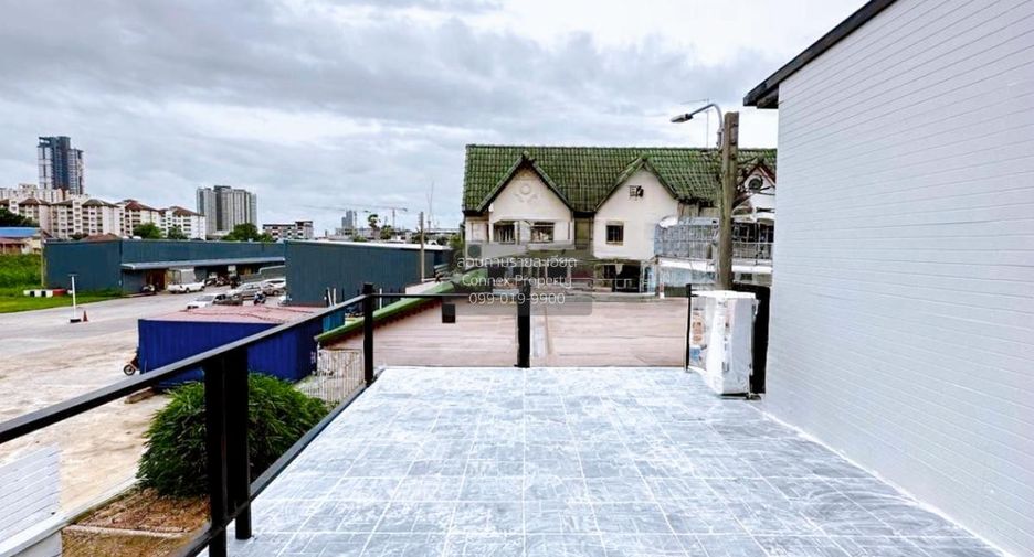 For sale 4 bedrooms townhouse in Mueang Nonthaburi, Nonthaburi
