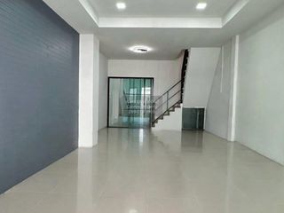 Продажа 2 спальни таунхаус в Mueang Nonthaburi, Нонтабури