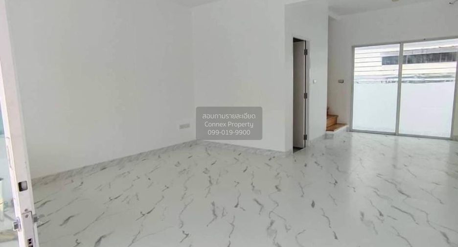 For sale 2 bedrooms townhouse in Phra Samut Chedi, Samut Prakan